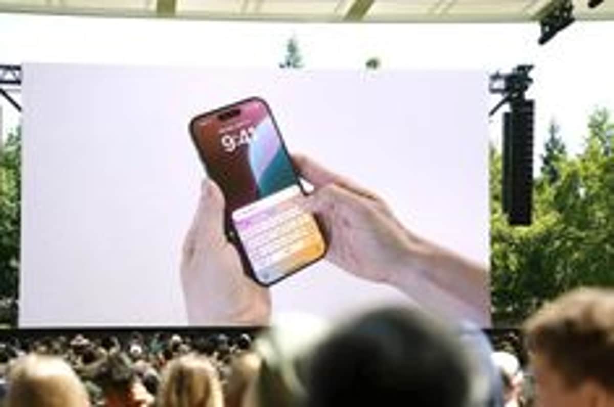Apple Preps Second Siri AI Relaunch After 2024 Lawsuit Fumble