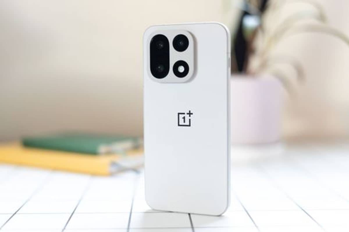 OnePlus 15 preorders finally open in US after FCC delay