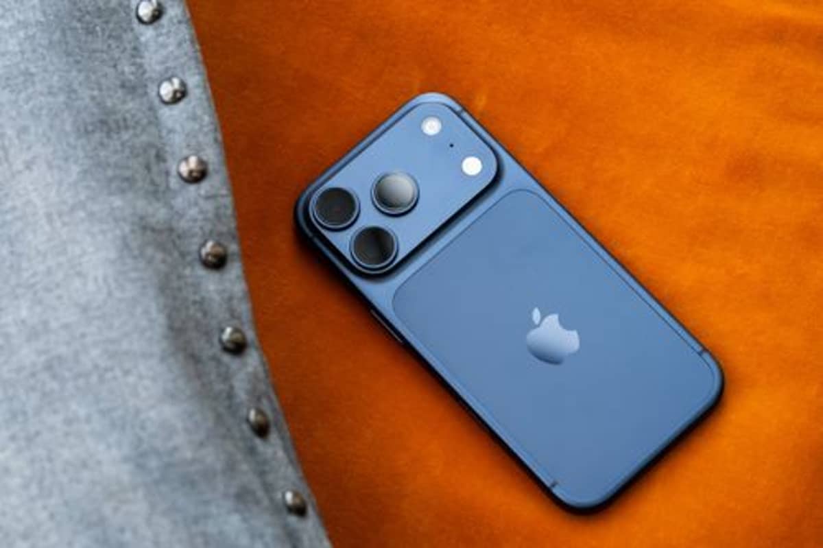 Amazon Throws $15 Credit at Apple Gift Card Buyers This Black Friday