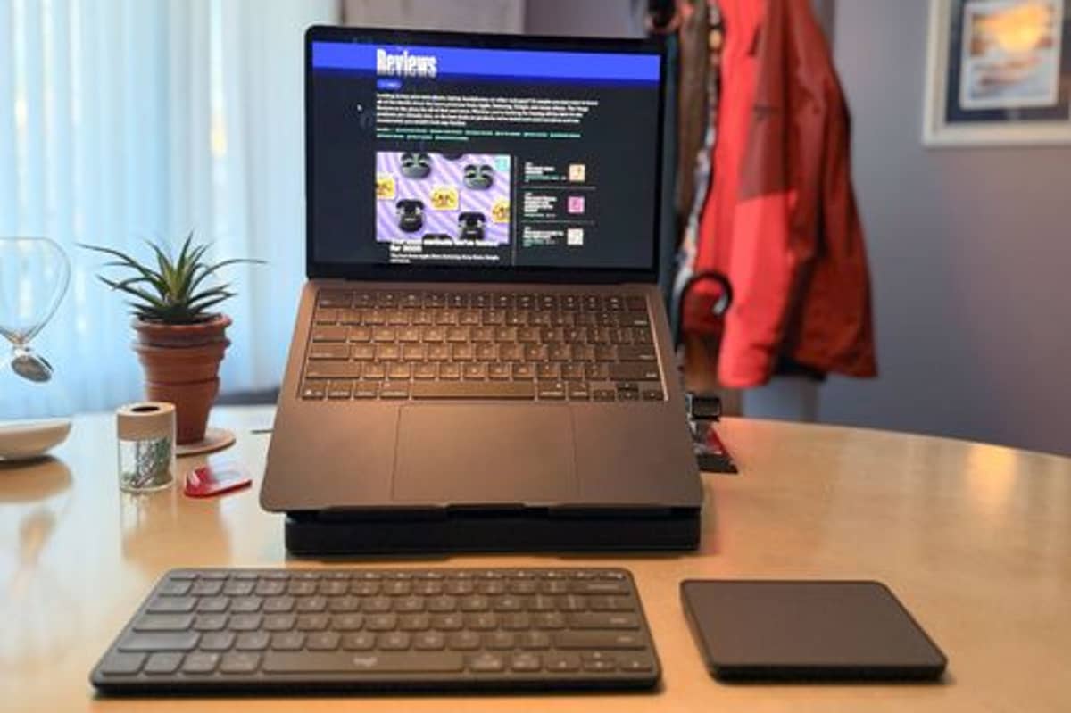 Logitech Casa Black Friday Deal: Mobile Productivity Kit Drops $30