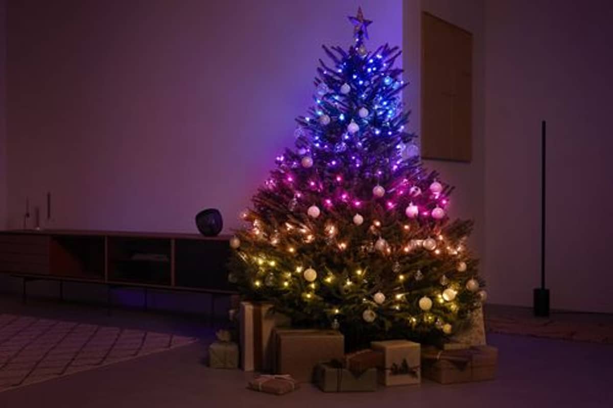 Philips Hue's Festavia Smart Holiday Lights Drop to Record $145