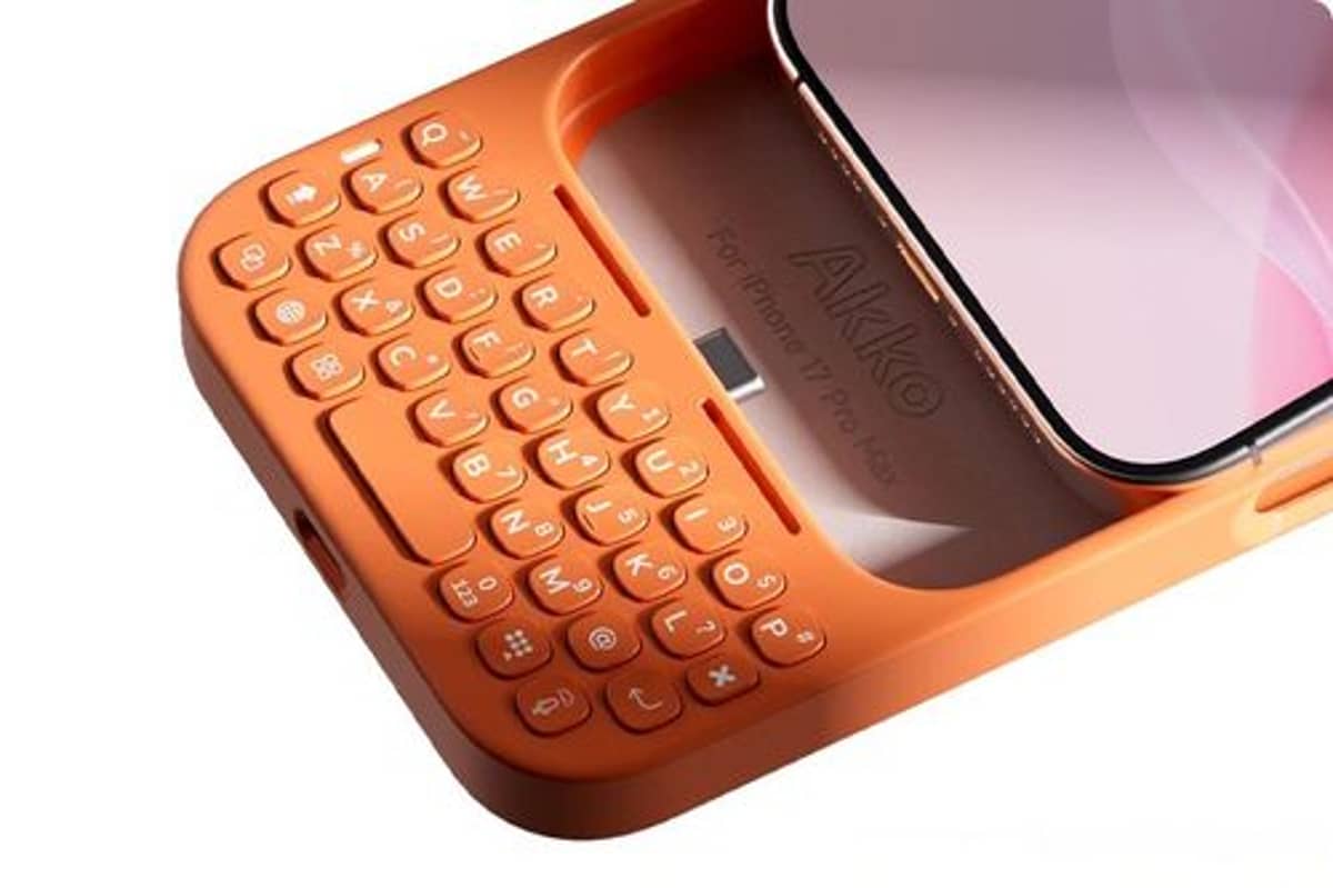 Akko's $60 iPhone Keyboard Case Undercuts Clicks by $80