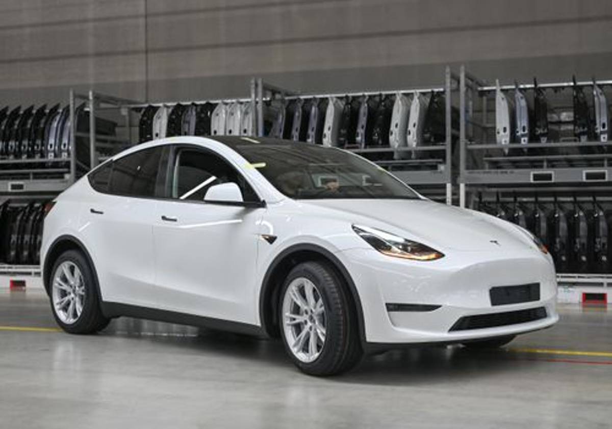 NHTSA Probes 1.2M Teslas Over Suspension Failures