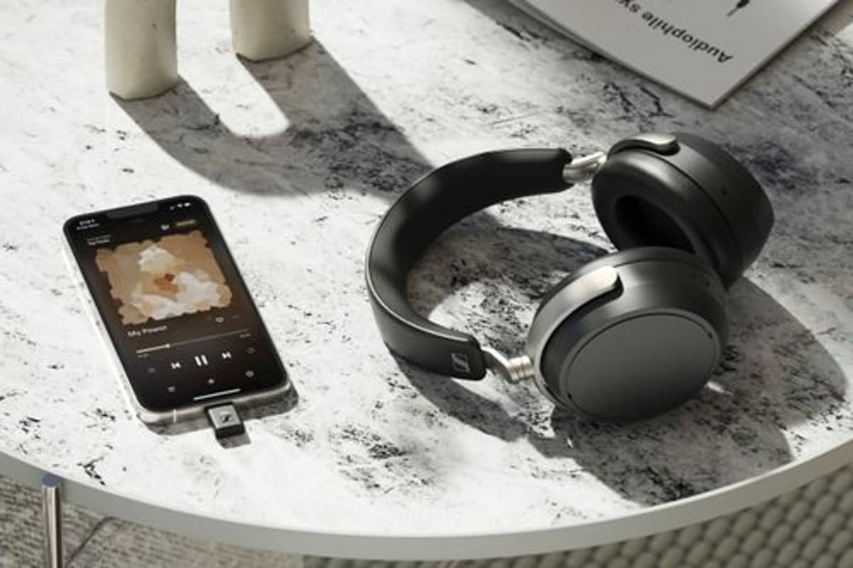 Sennheiser's HDB 630 Headphones Solve Hi-Res Audio's Biggest Problem
