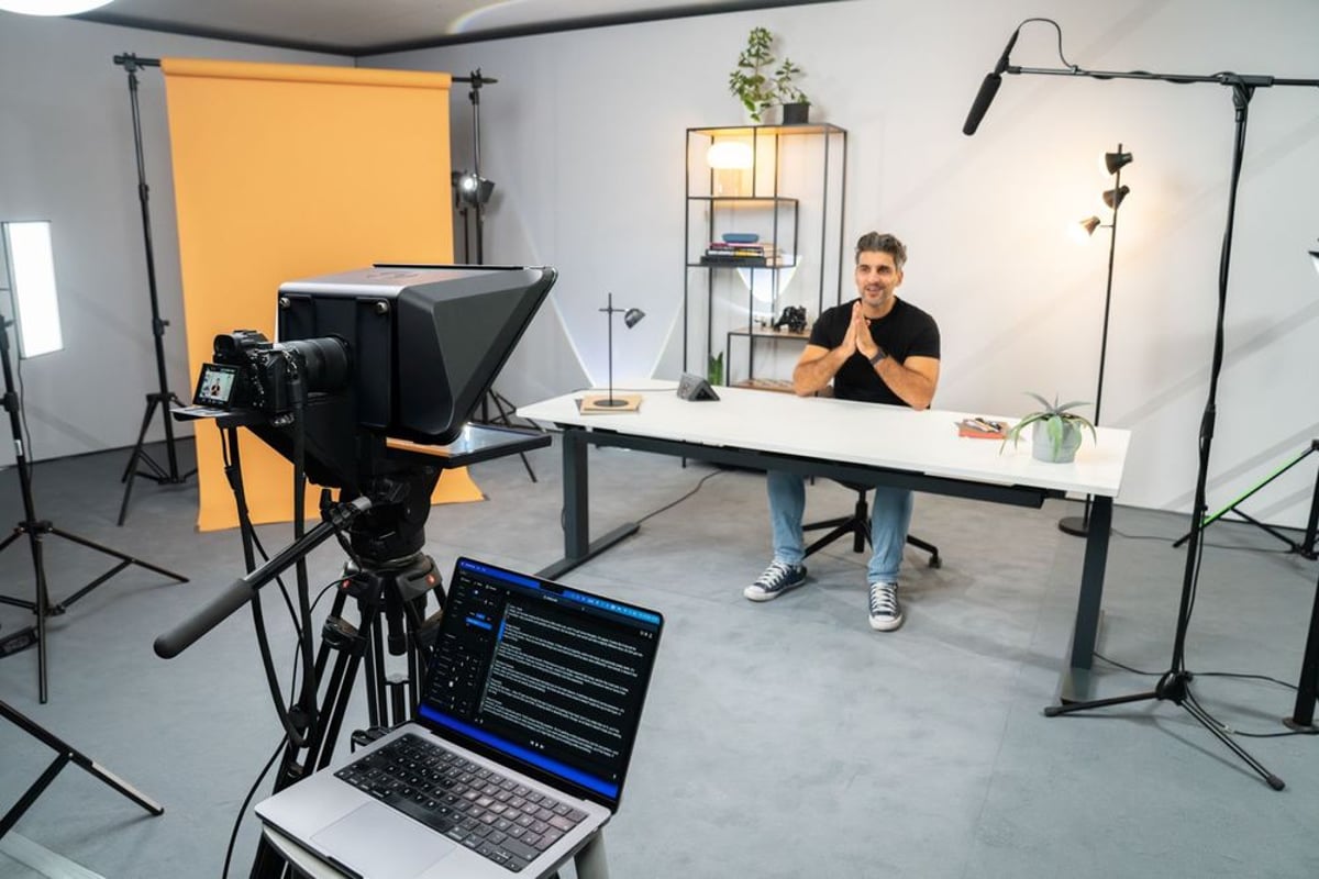 Elgato Launches $600 Prompter XL Targeting Studios and Corporate AV