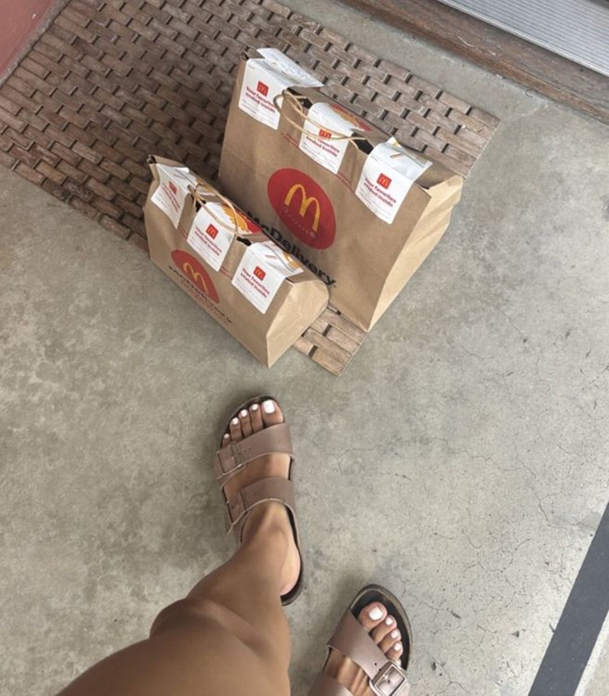 An Uber Eats Driver Put Her Feet in Delivery Photos. Tips Went Up.