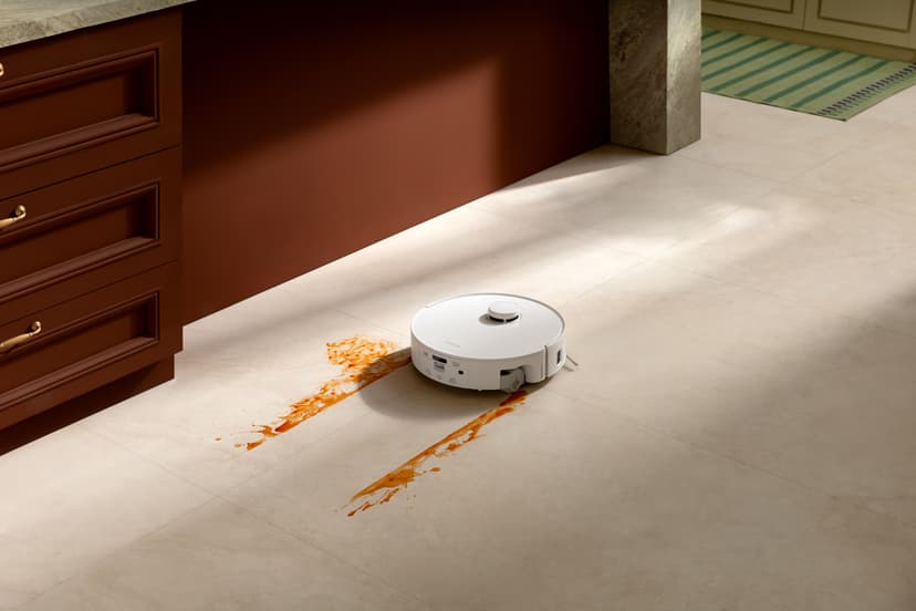 Roborock Finally Catches the Roller Mop Wave with Qrevo Curv 2
